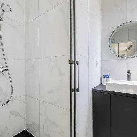 Spacious 1br 4p -